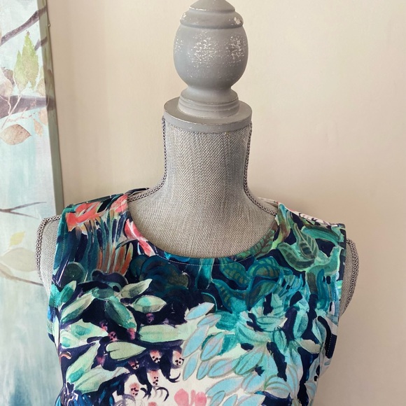 H&M MULTI COLOR FIT & FLARE SLIP ON SLEEVELESS TOP SIZE MEDIUM🌟EUC🌟 - Picture 3 of 10